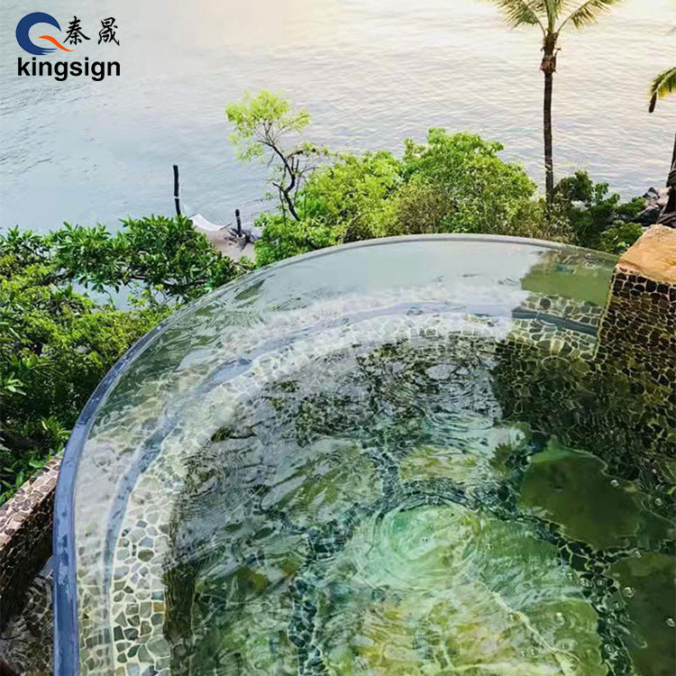 Ako bazénové okná transformujú dizajn a bezpečnosť bazéna?